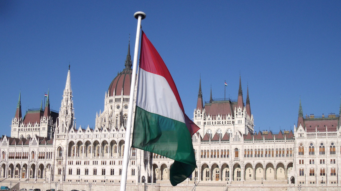 Как открыть компанию в Венгрии в 2026 году: Kft., налоги, VAT и счет