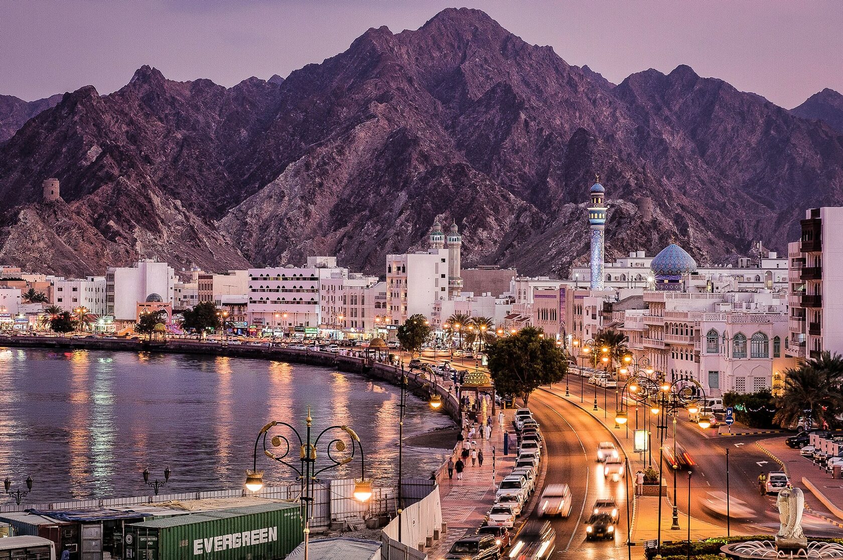 Oman and the UAE: which country to choose for business in 2025?